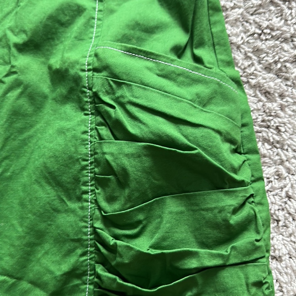 Teeze Me green size 9 cap sleeve dress (Sleeveless). Very stretchy. With pockets - Picture 3 of 5